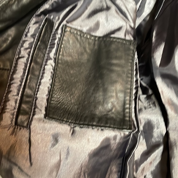 Size large men’s leather jacket - Picture 6 of 6